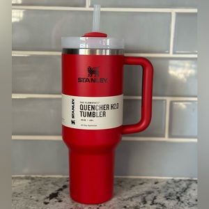 Brand New Stanley Quencher H2.0 FlowState Tumbler 40oz in Lava